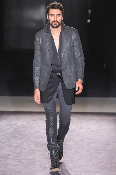 Look 11